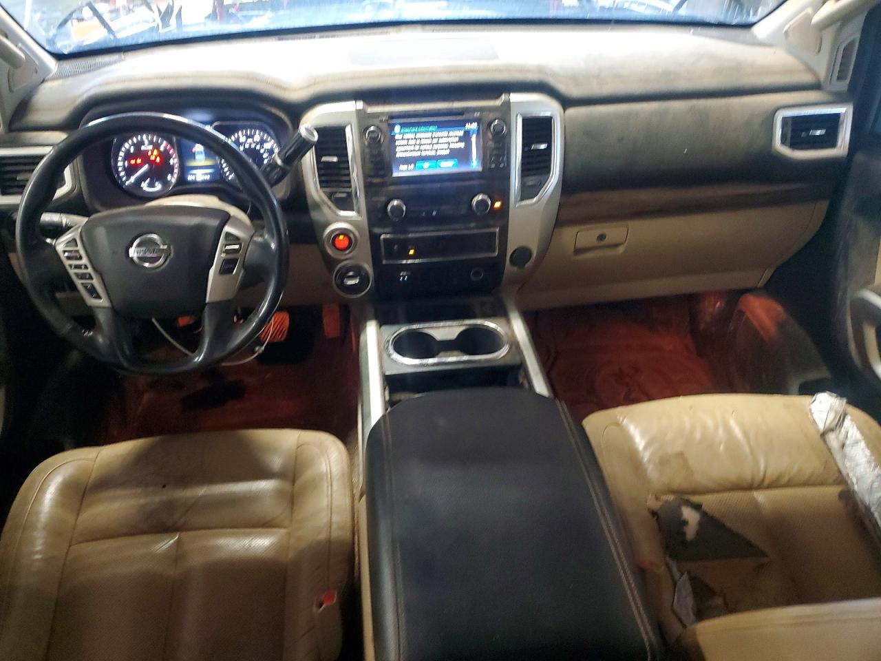 2016 NISSAN TITAN