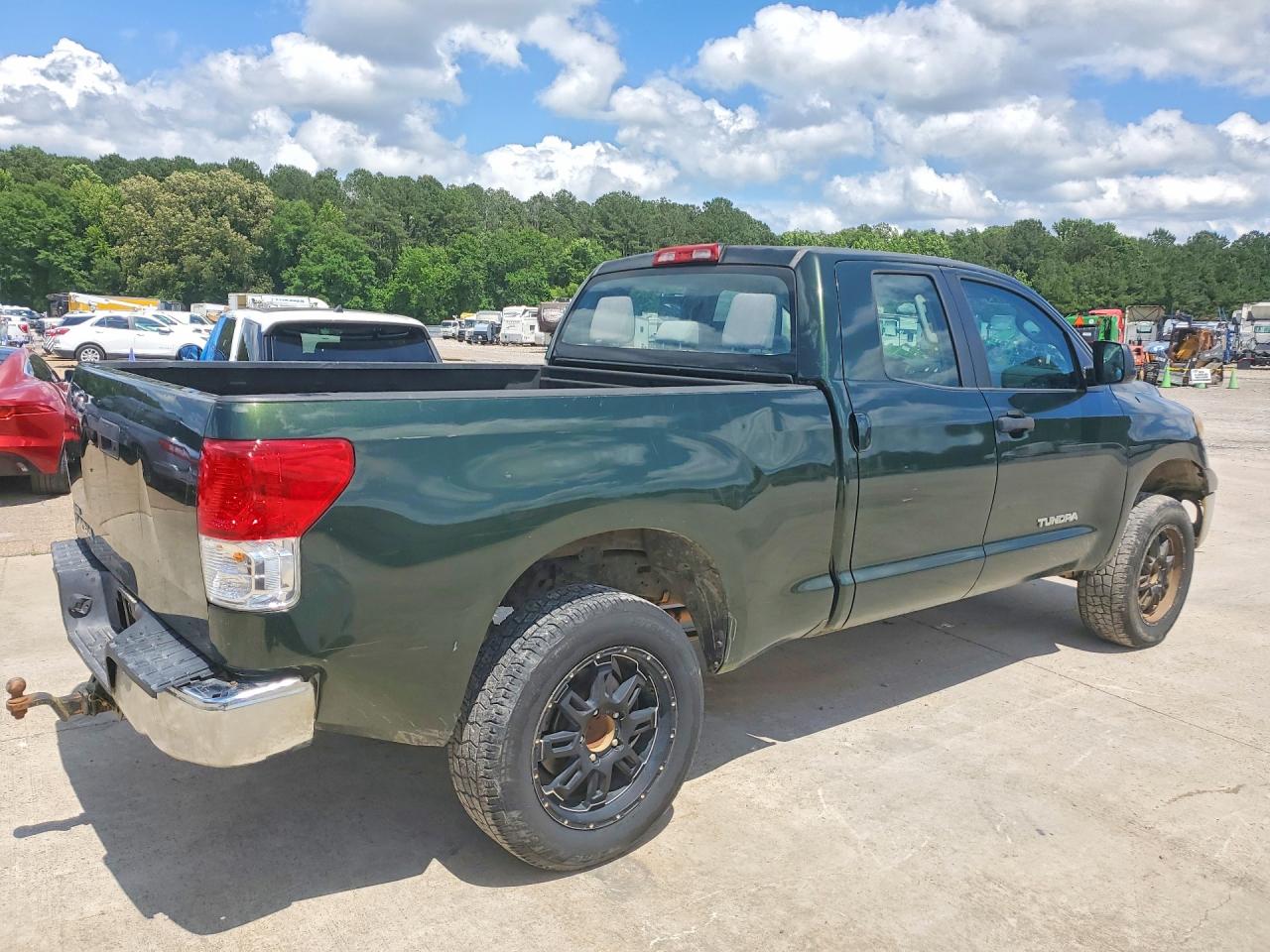 2011 TOYOTA TUNDRA