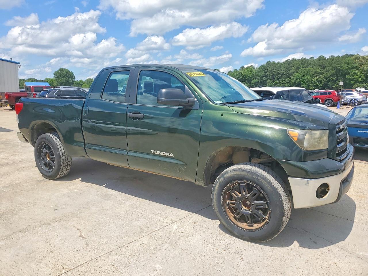 2011 TOYOTA TUNDRA