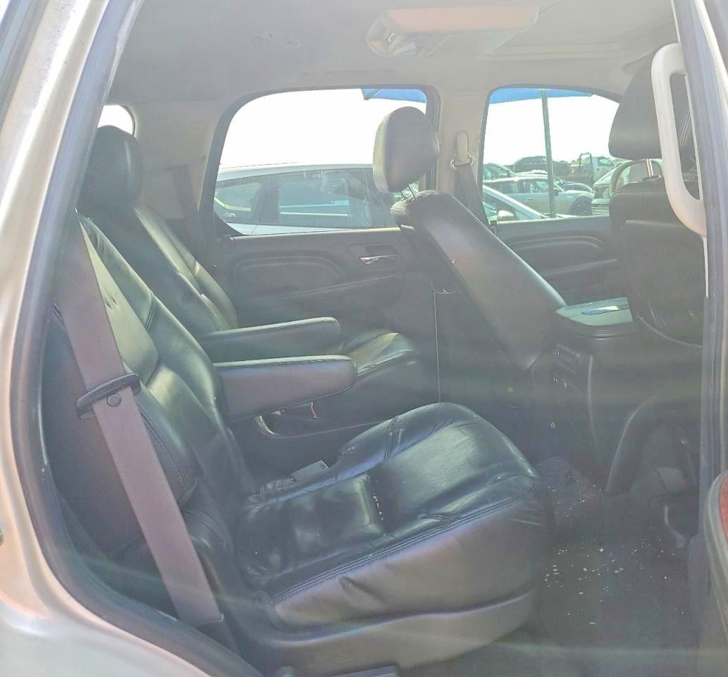 2011 CADILLAC ESCALADE