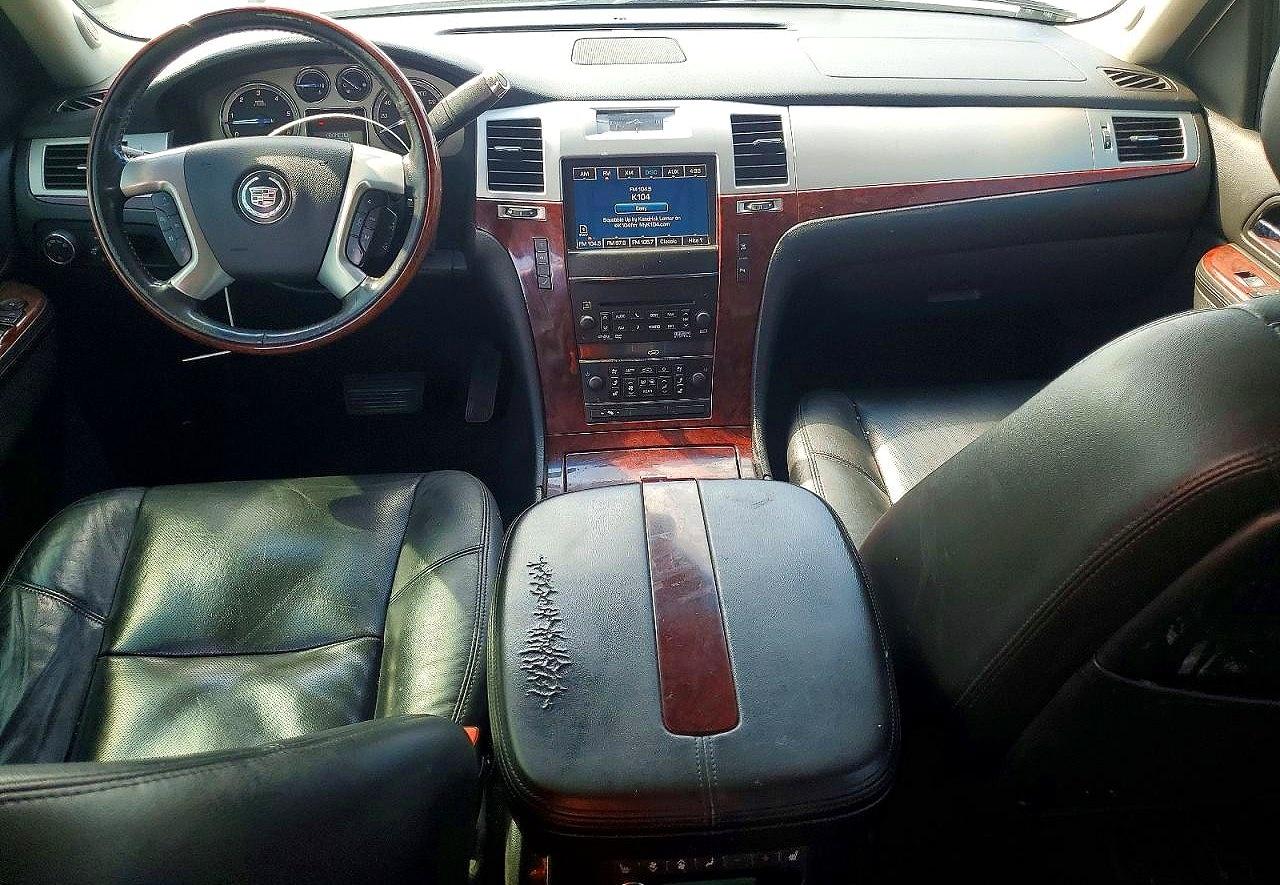 2011 CADILLAC ESCALADE