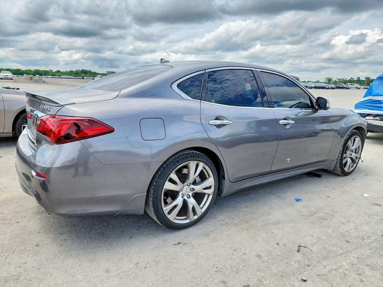 2015 INFINITI Q70