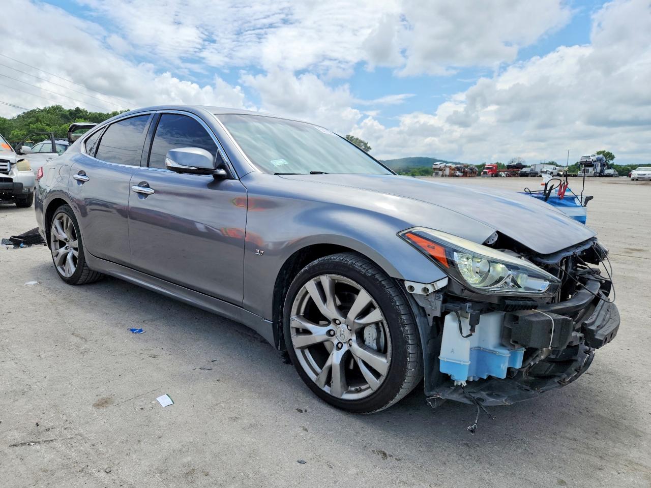 2015 INFINITI Q70