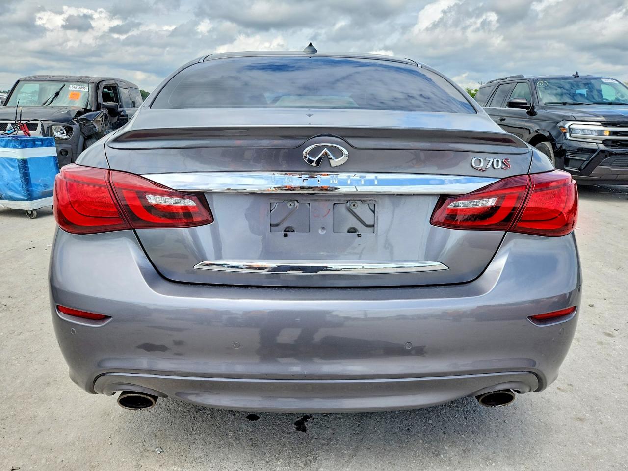 2015 INFINITI Q70