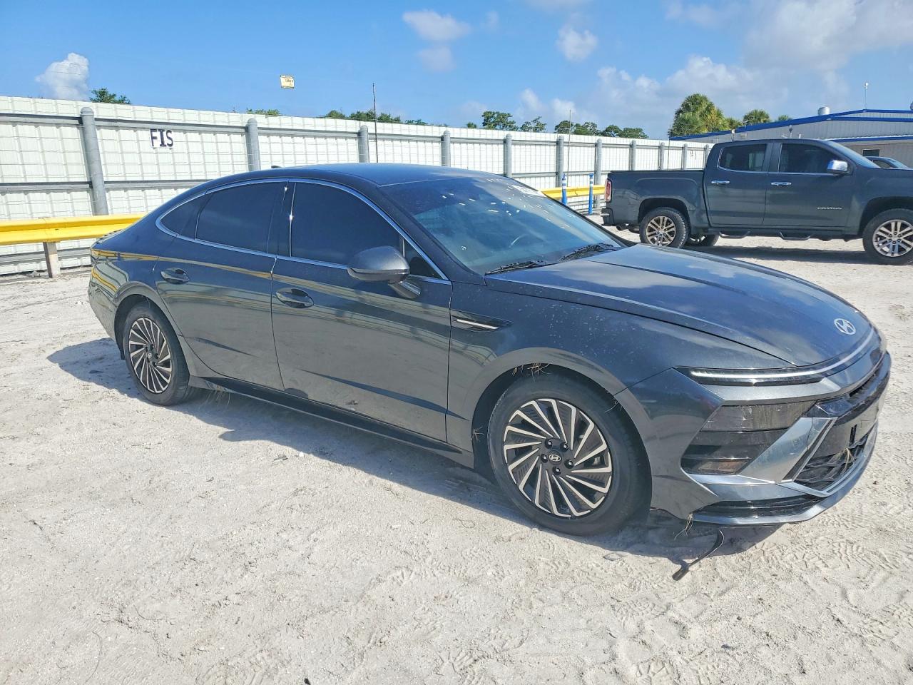 2025 HYUNDAI SONATA