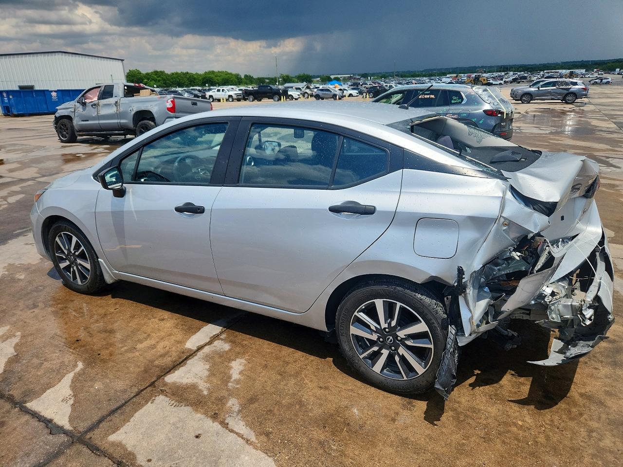 2024 NISSAN VERSA