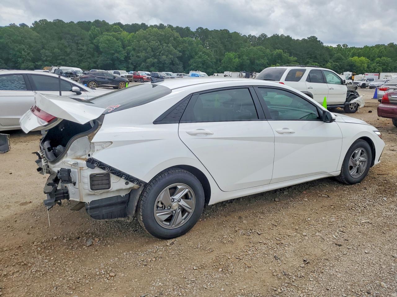 2024 HYUNDAI ELANTRA