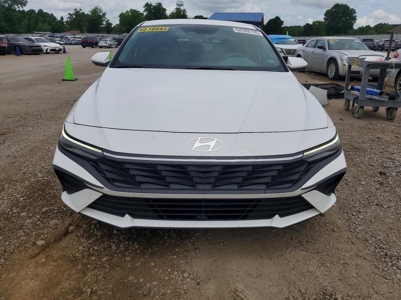 2024 HYUNDAI ELANTRA