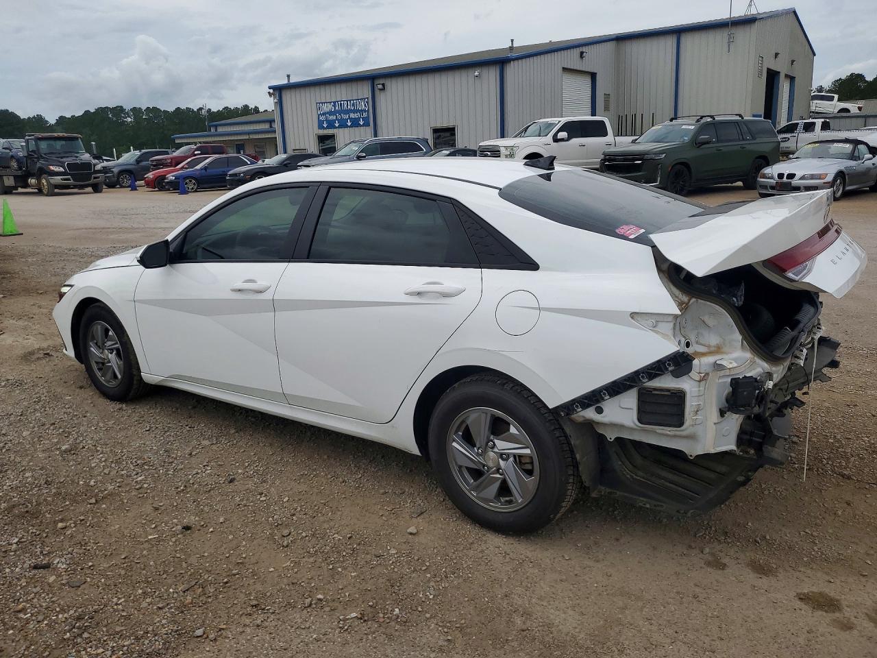 2024 HYUNDAI ELANTRA