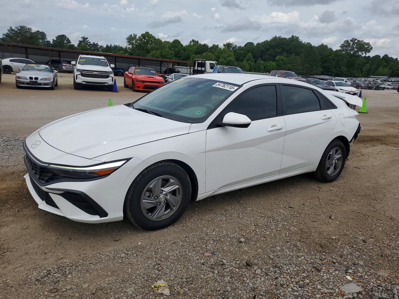 2024 HYUNDAI ELANTRA
