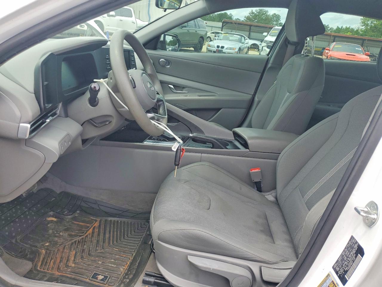 2024 HYUNDAI ELANTRA