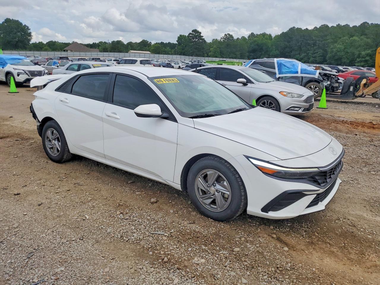 2024 HYUNDAI ELANTRA