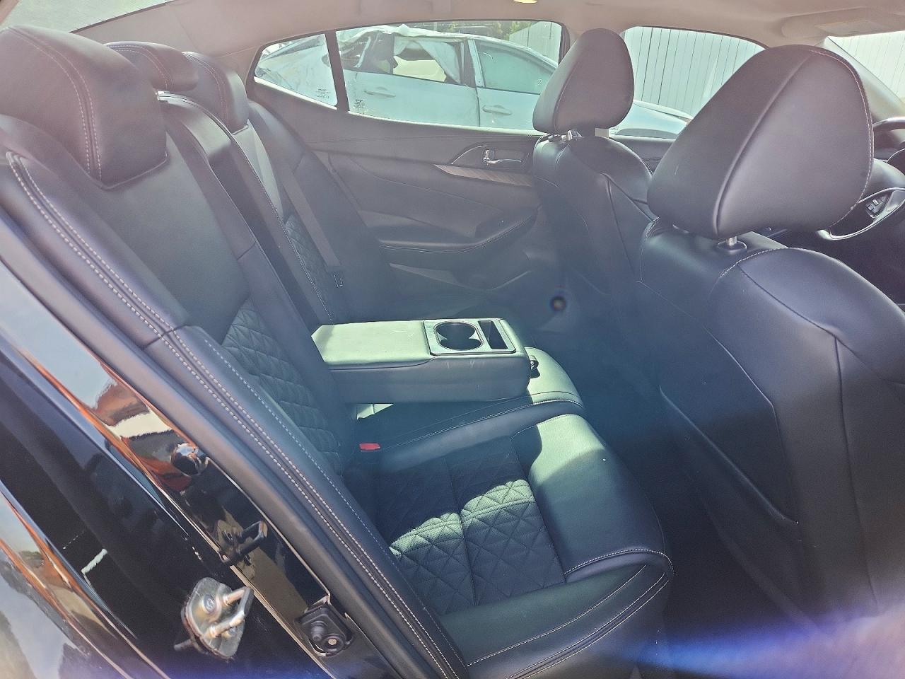 2017 NISSAN MAXIMA