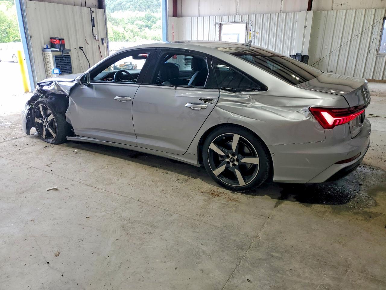 2021 AUDI A6