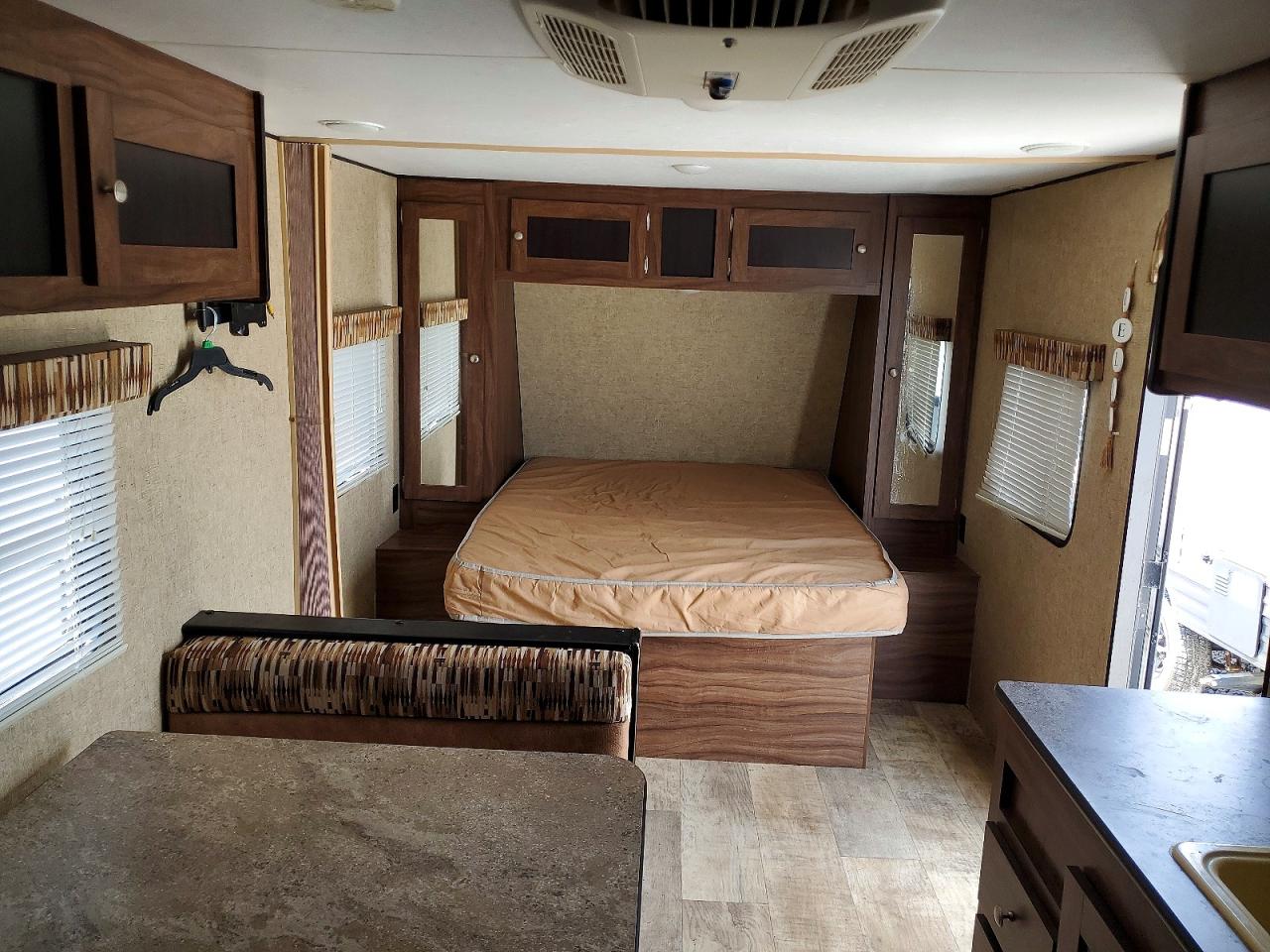 2016 KZ RV