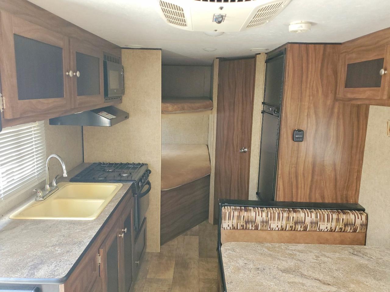 2016 KZ RV