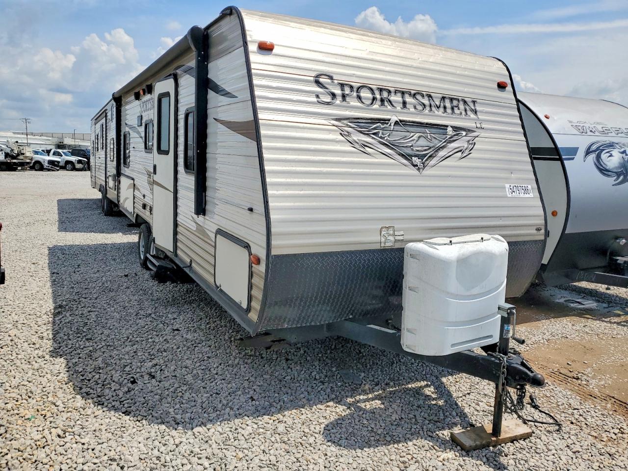 2016 KZ RV