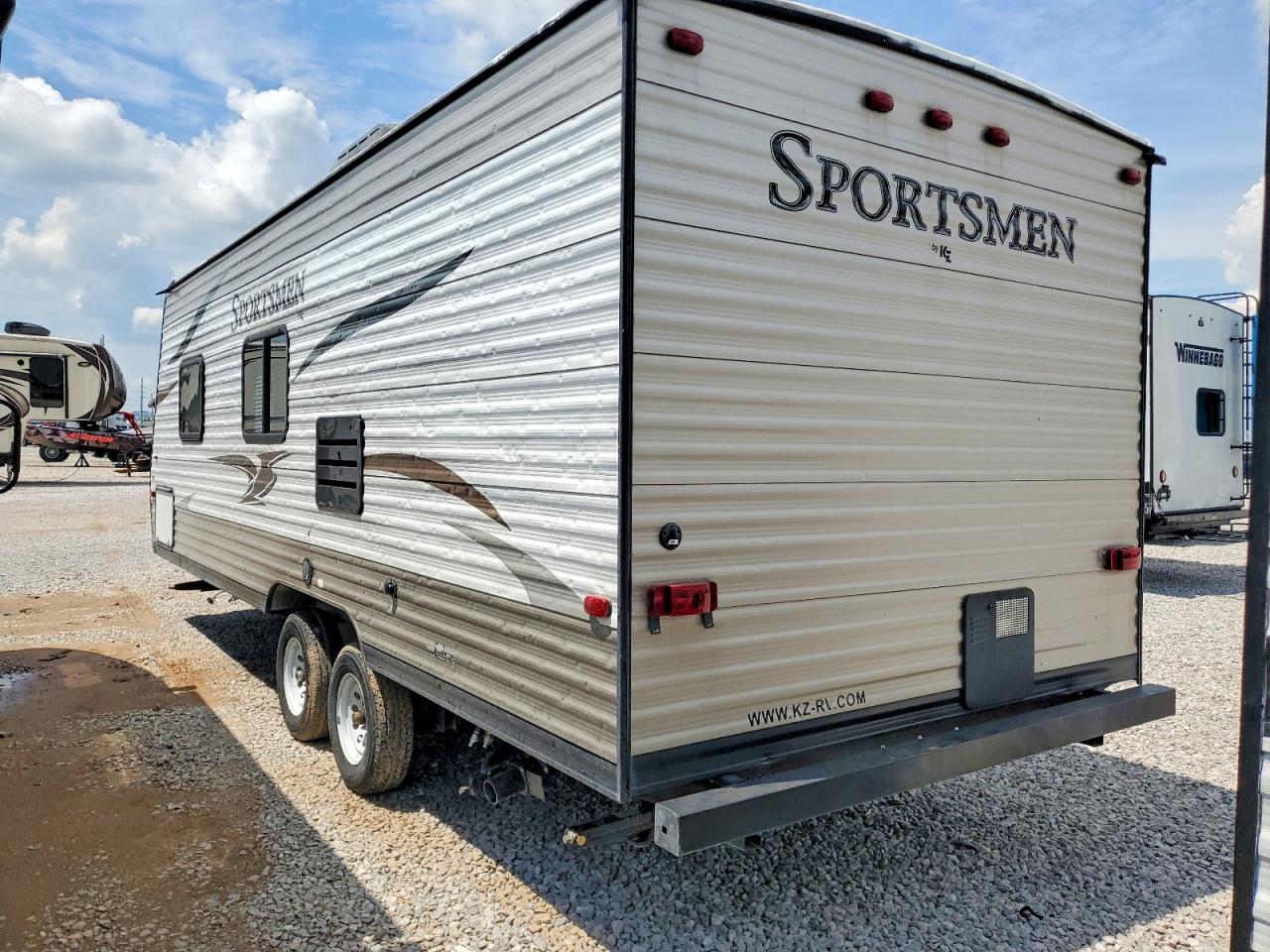2016 KZ RV