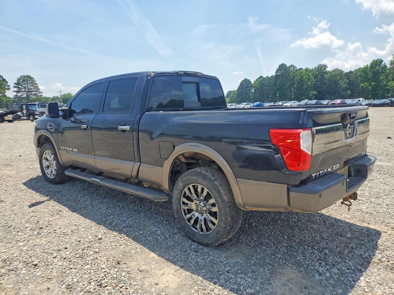 2016 NISSAN TITAN