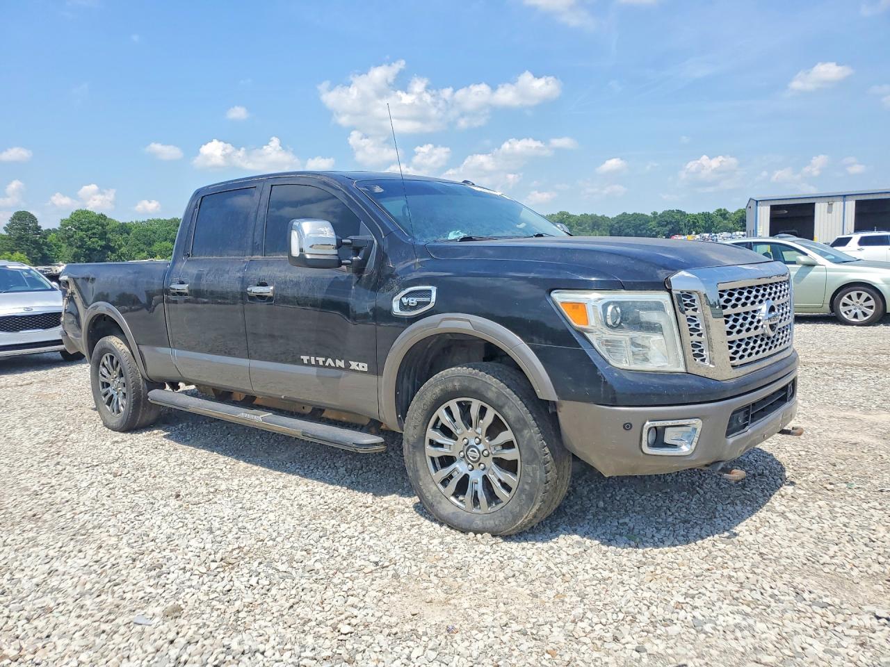 2016 NISSAN TITAN
