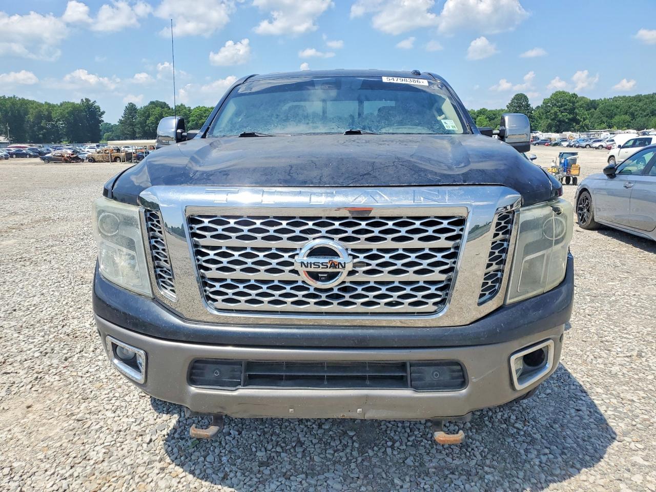 2016 NISSAN TITAN