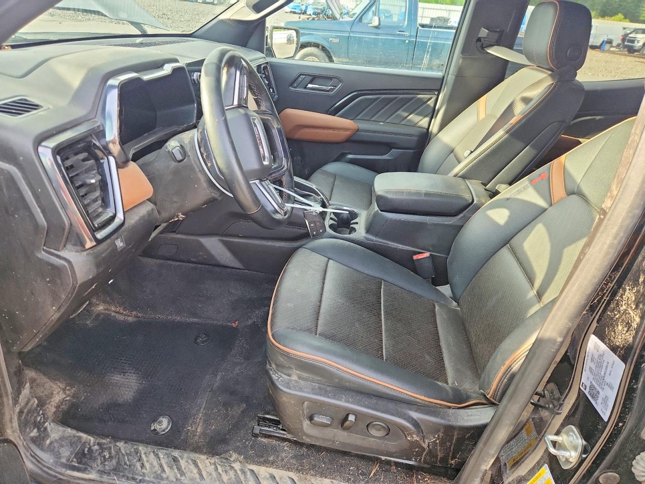 2024 GMC CANYON