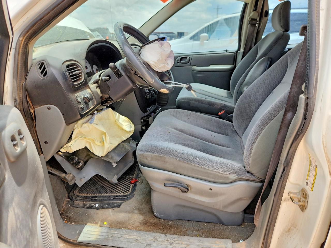 2005 DODGE CARAVAN