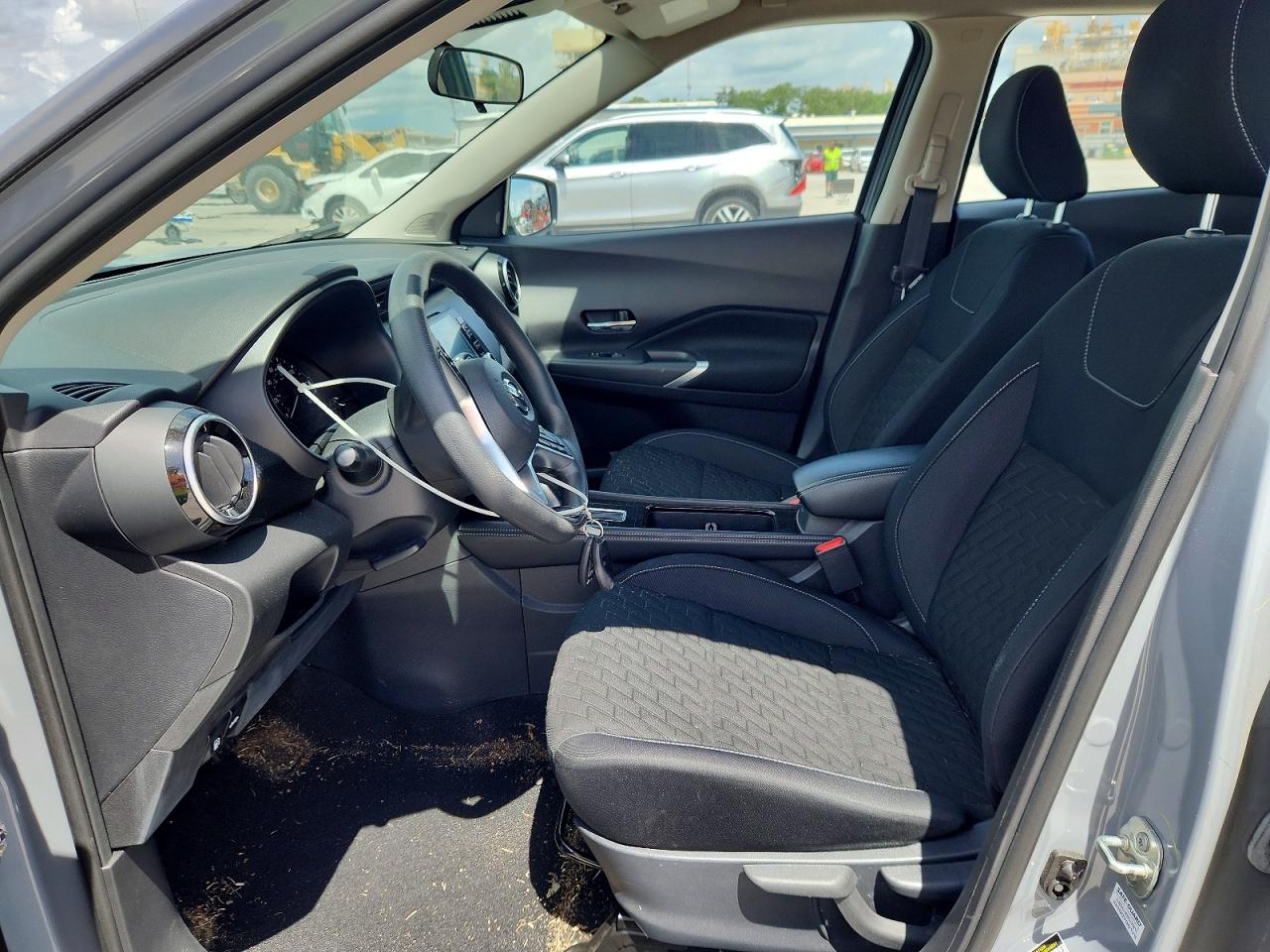 2021 NISSAN KICKS