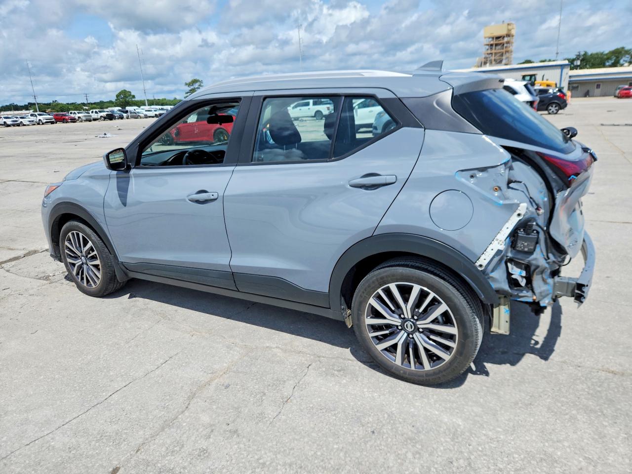 2021 NISSAN KICKS