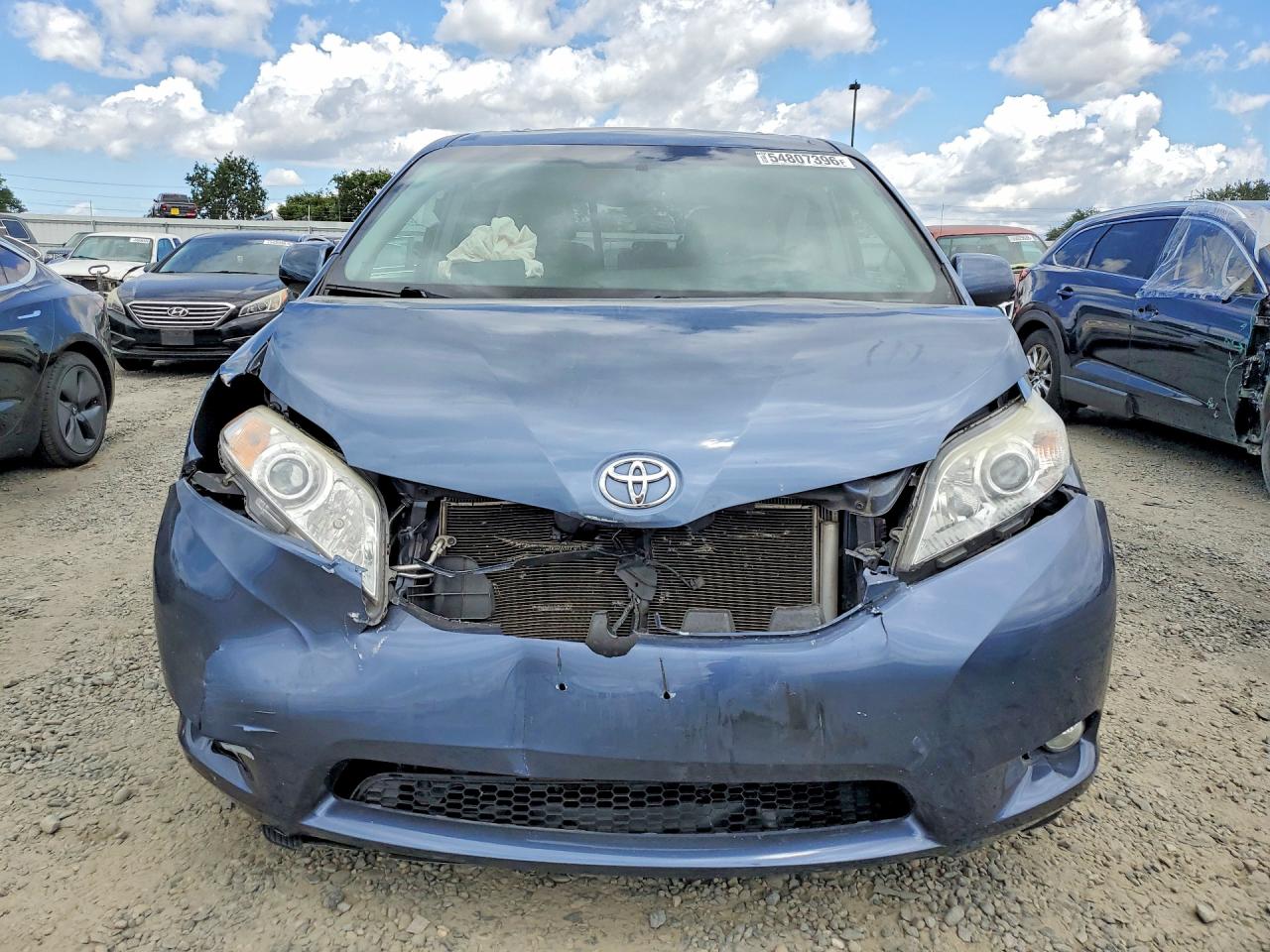 2015 TOYOTA SIENNA