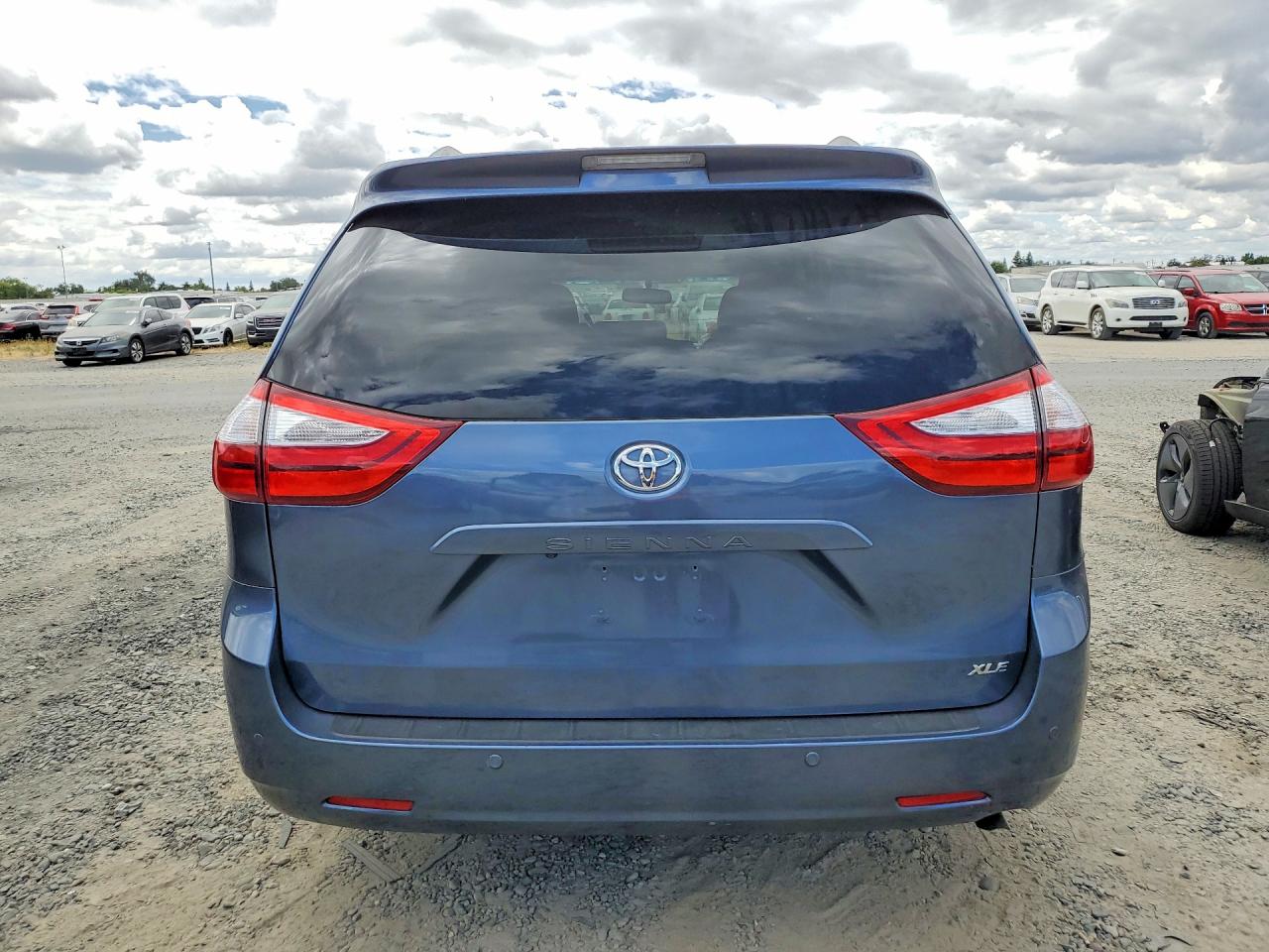 2015 TOYOTA SIENNA