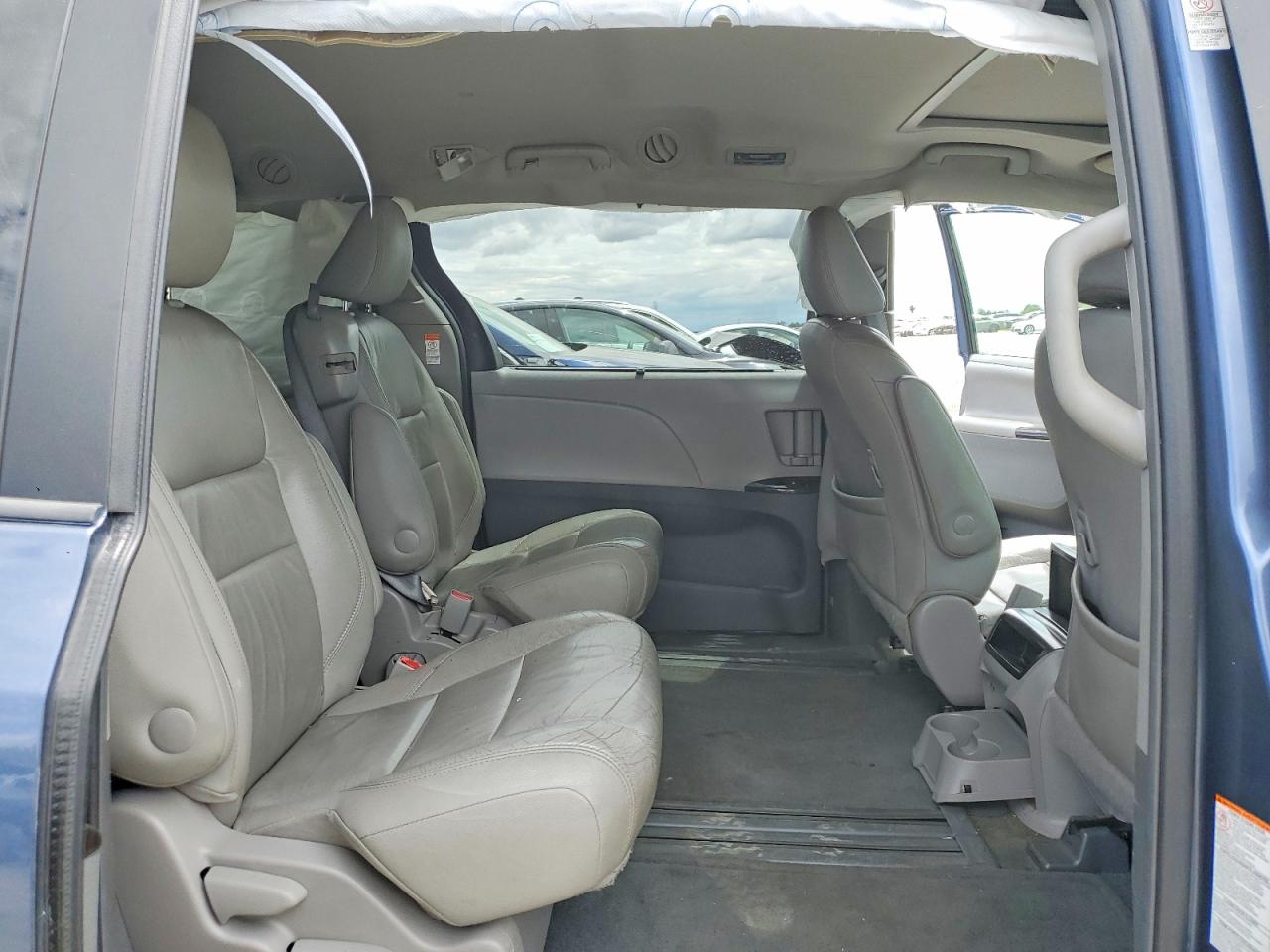 2015 TOYOTA SIENNA