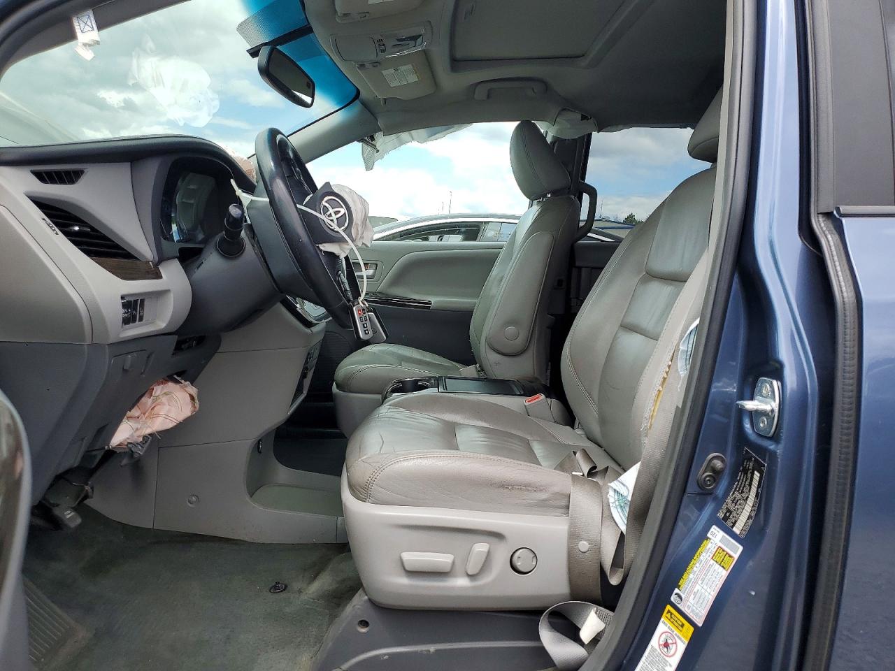 2015 TOYOTA SIENNA
