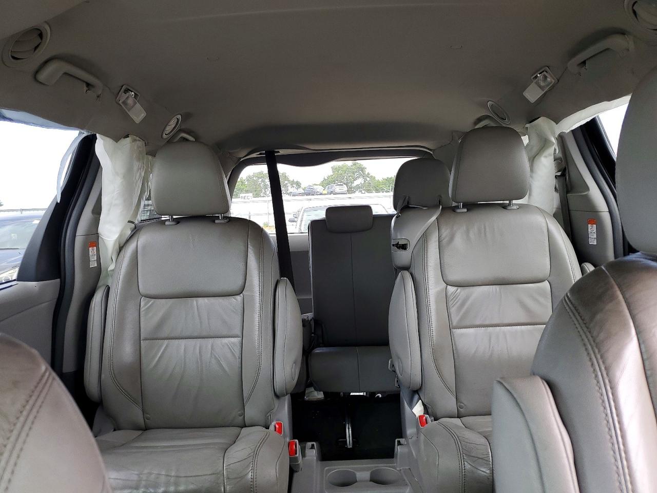 2015 TOYOTA SIENNA