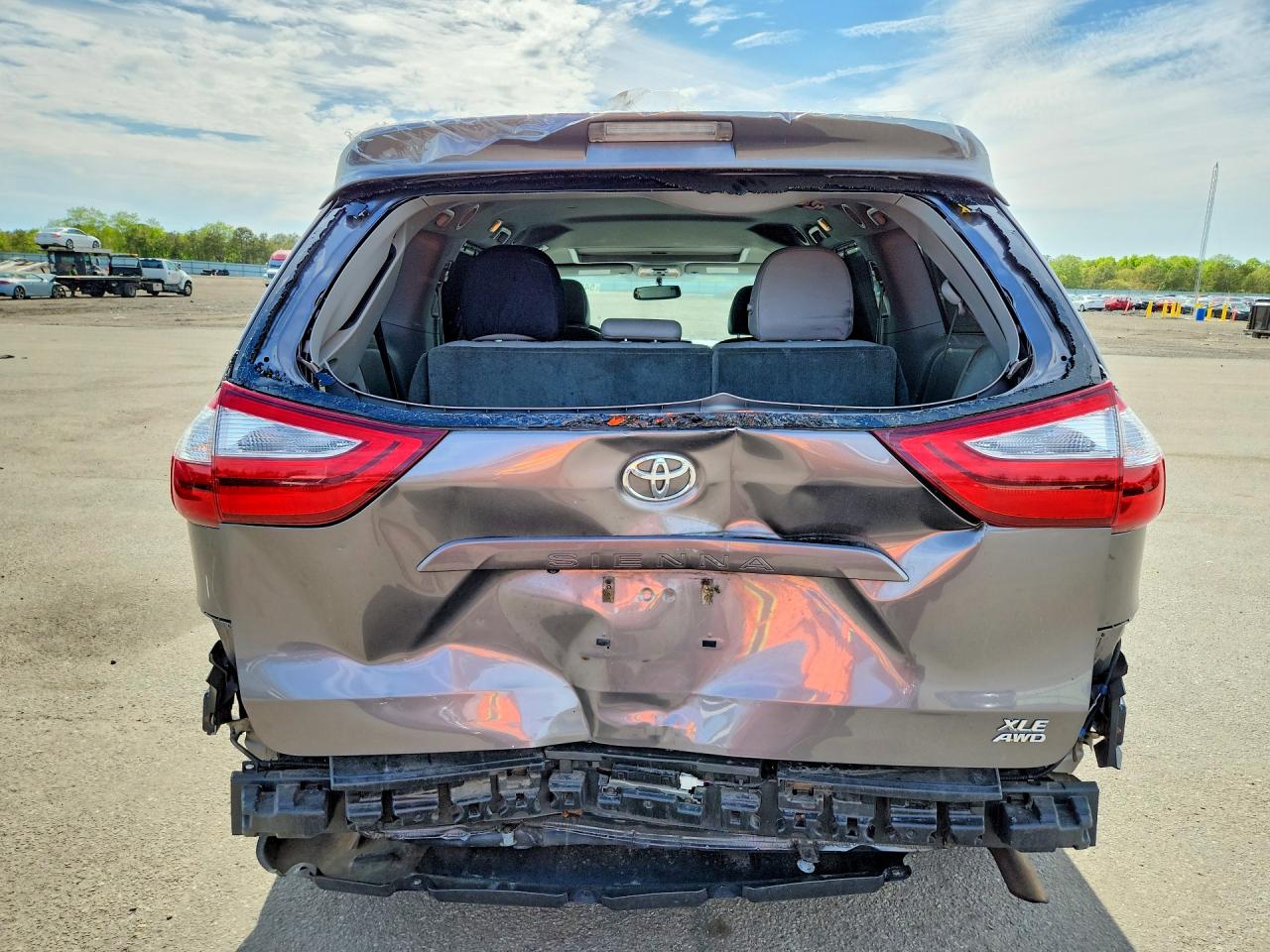 2017 TOYOTA SIENNA