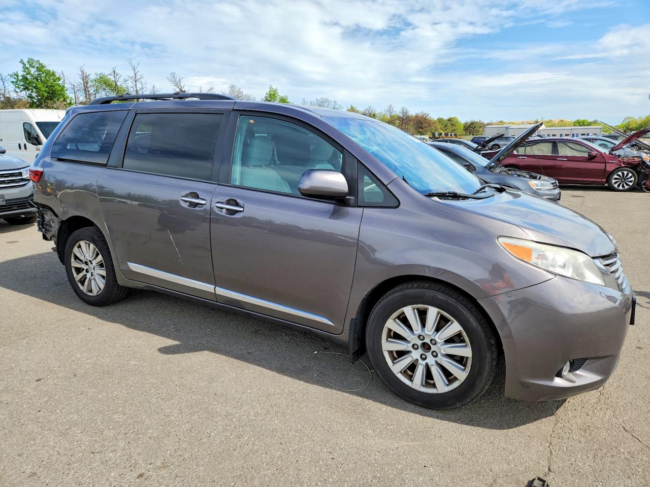 2017 TOYOTA SIENNA