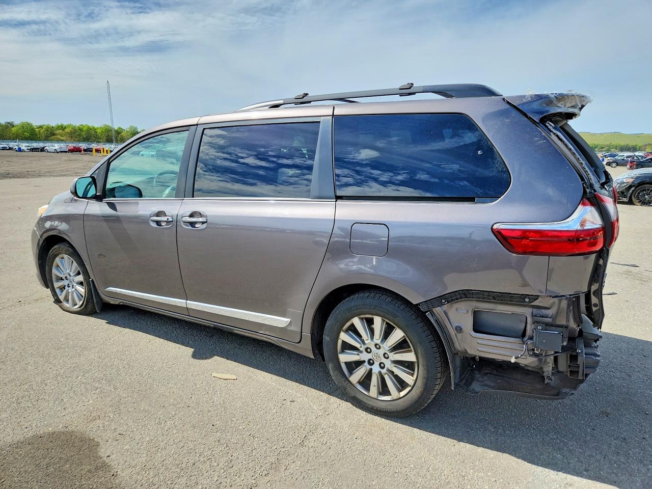 2017 TOYOTA SIENNA