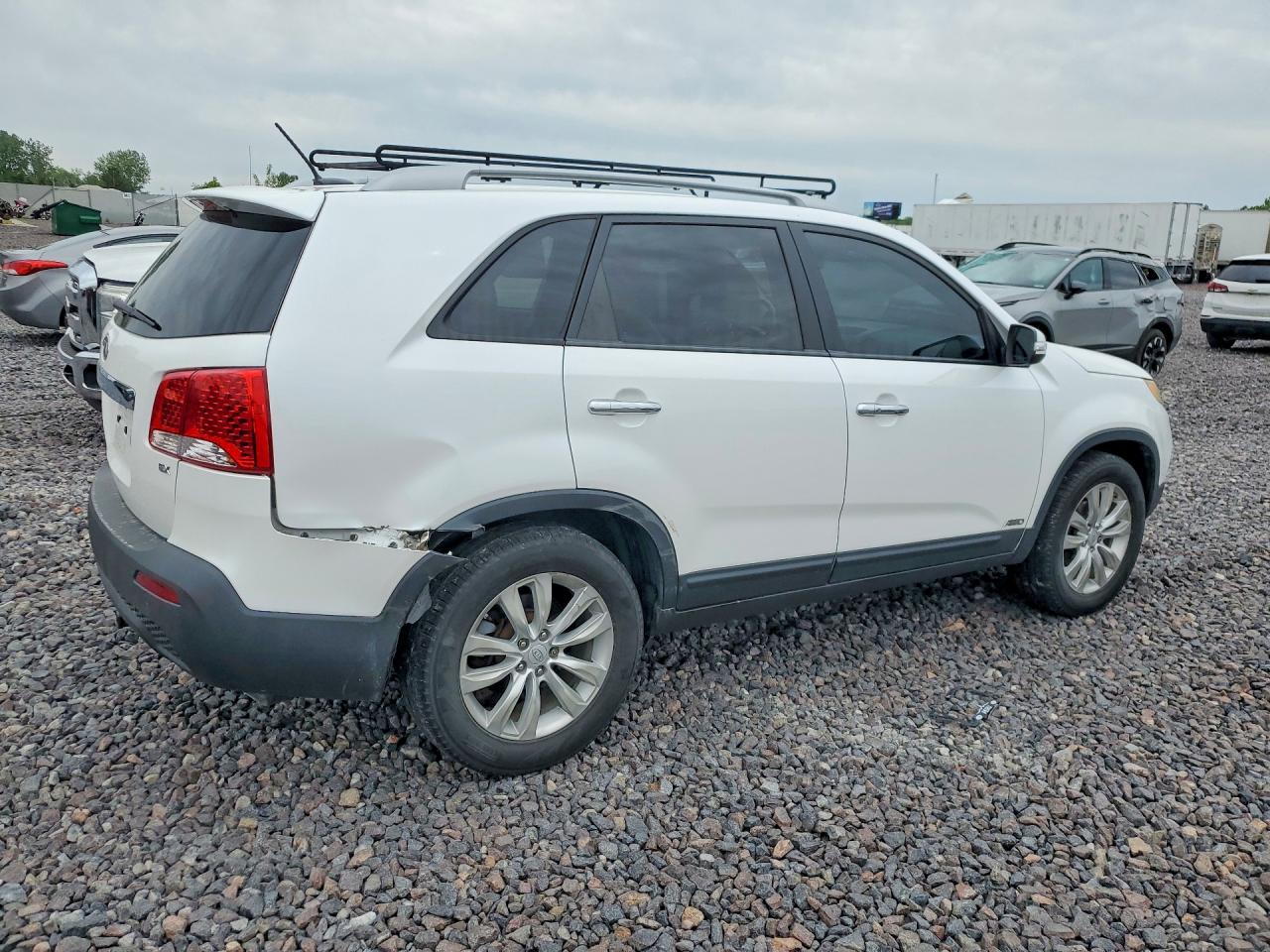 2011 KIA SORENTO