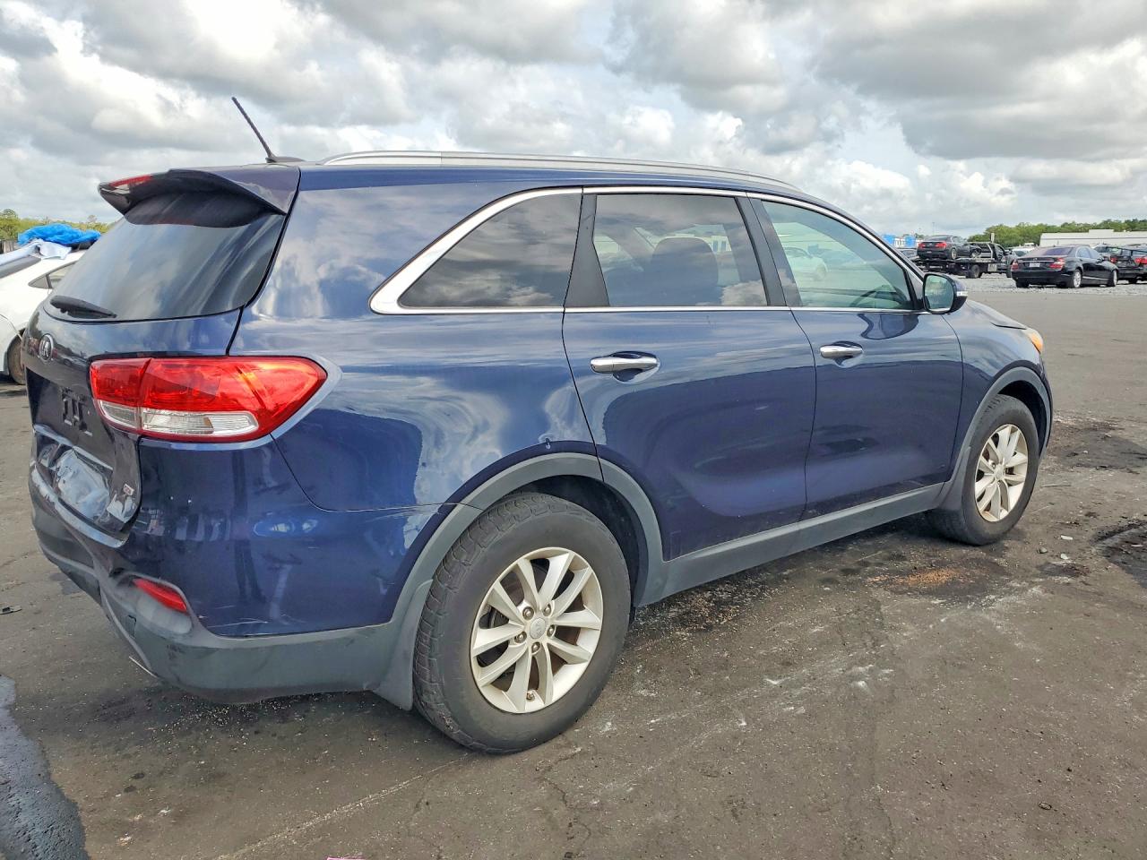 2016 KIA SORENTO