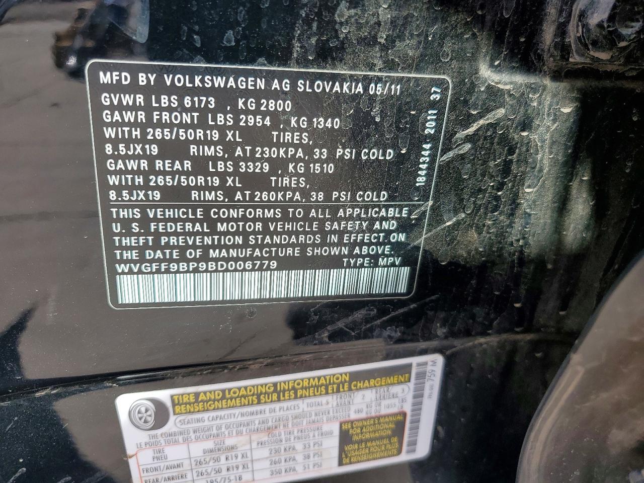 2011 VOLKSWAGEN TOUAREG
