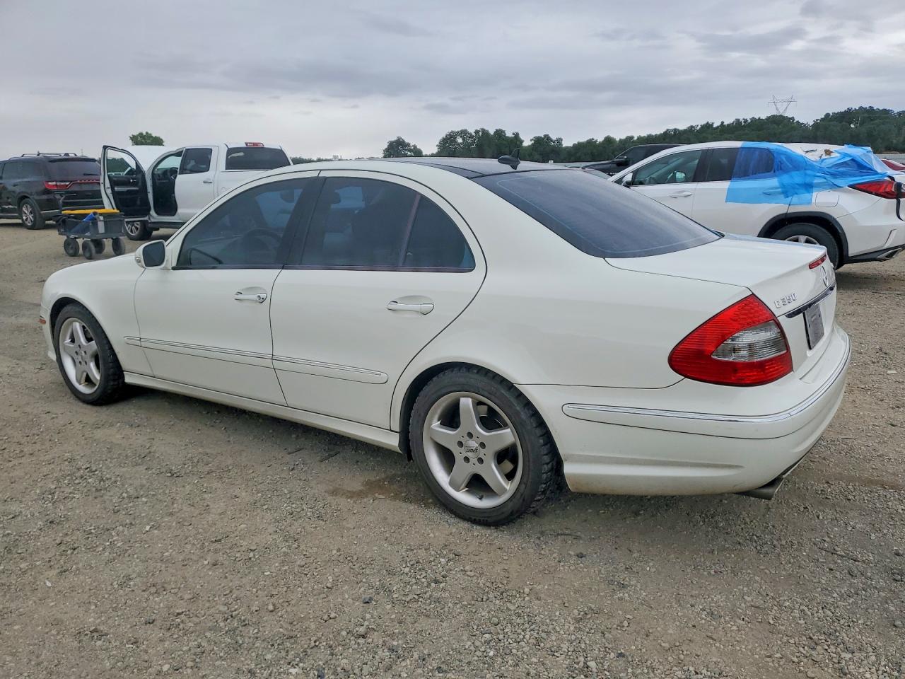 2009 MERCEDES-BENZ E-CLASS