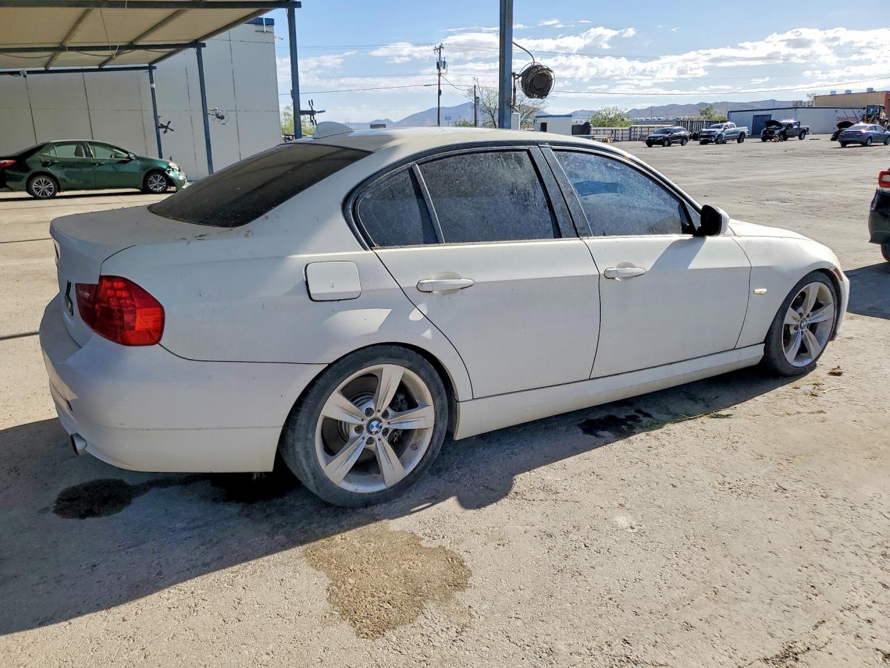 2011 BMW 3 SERIES