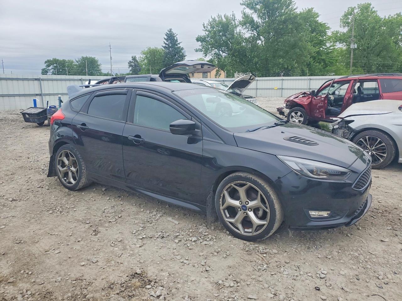 2016 FORD FOCUS