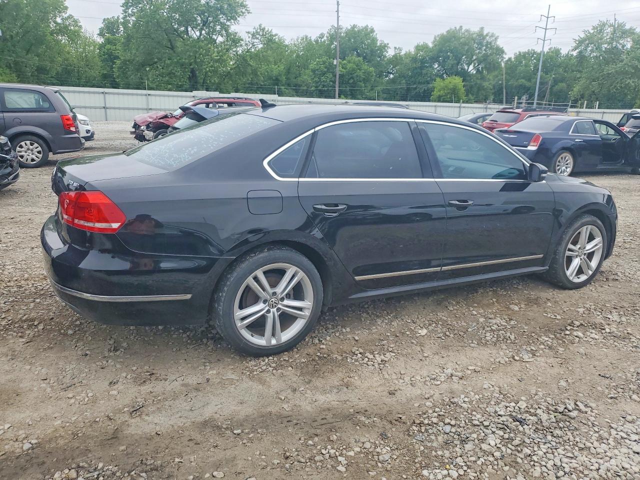 2014 VOLKSWAGEN PASSAT