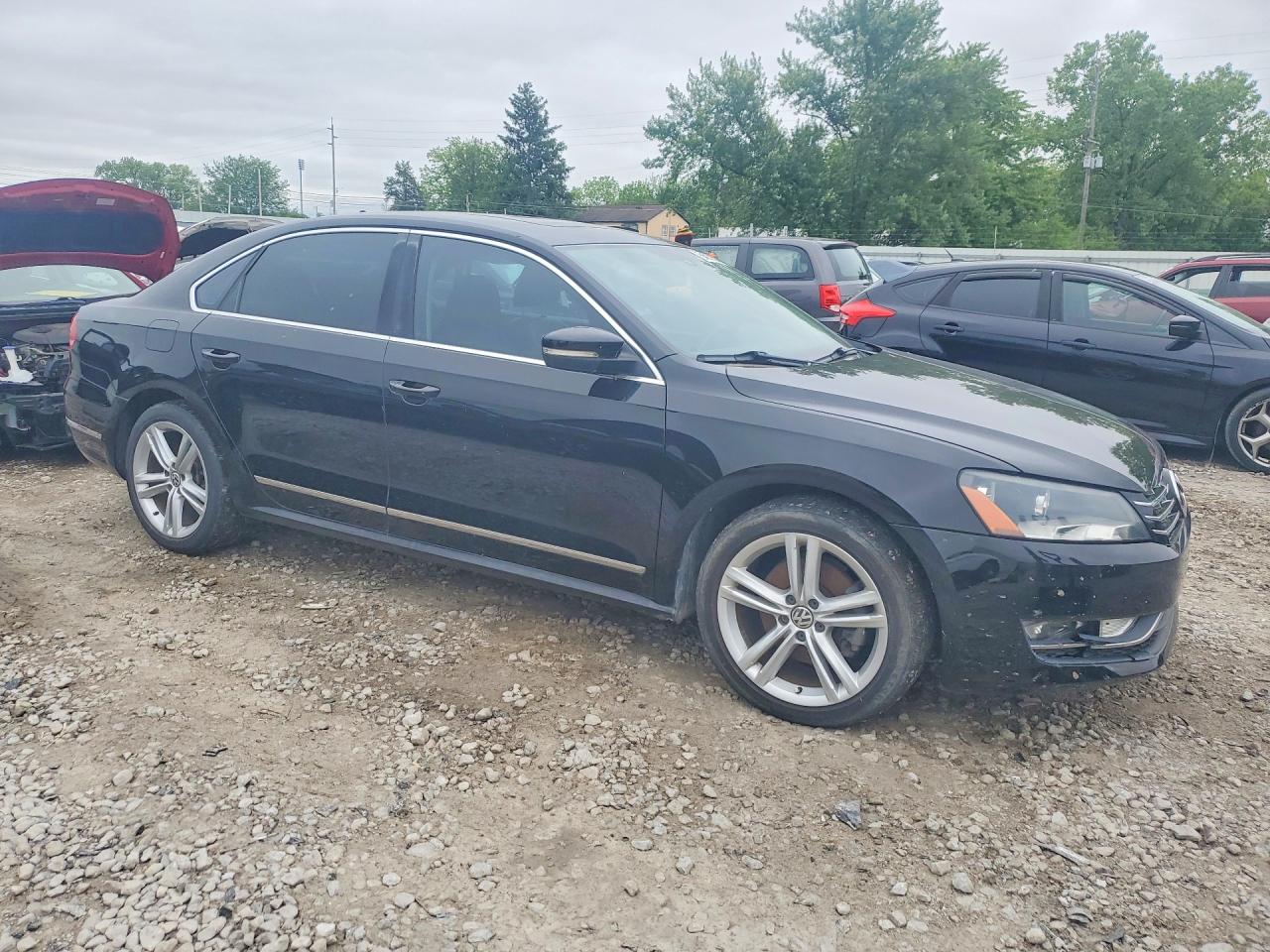 2014 VOLKSWAGEN PASSAT