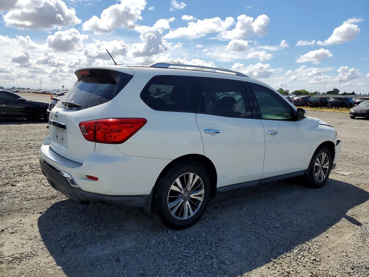 2017 NISSAN PATHFINDER