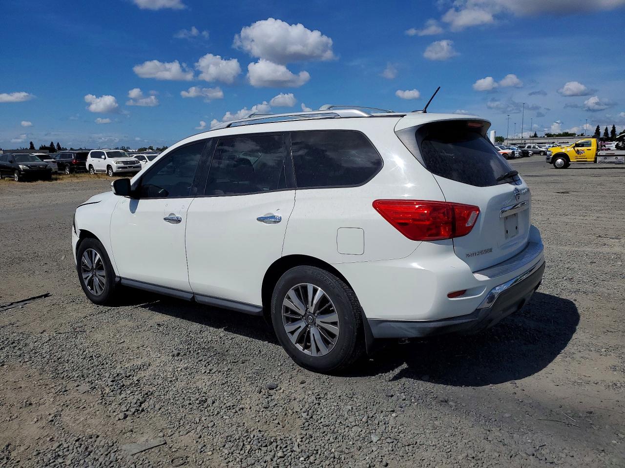 2017 NISSAN PATHFINDER