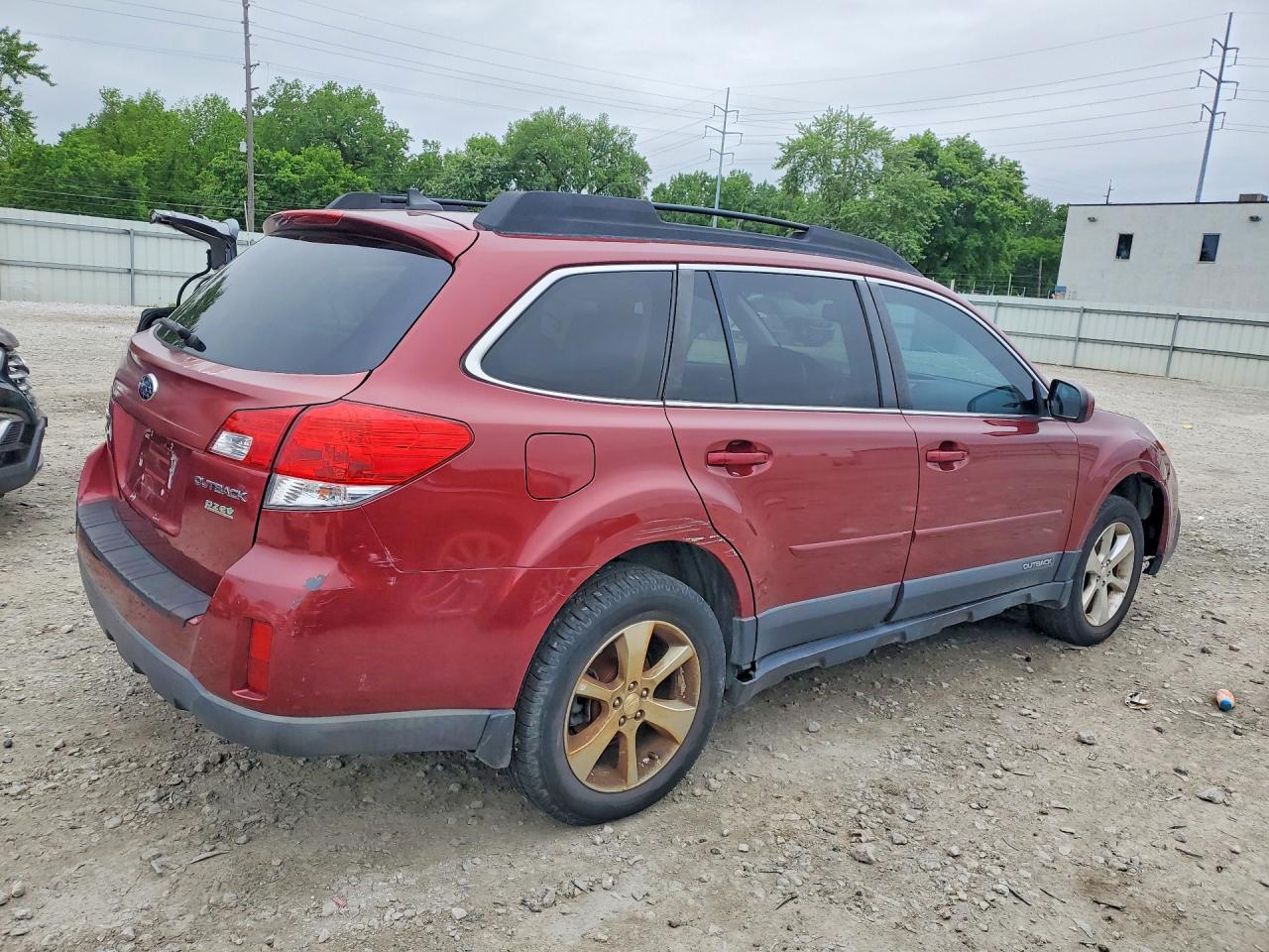 2014 SUBARU OUTBACK