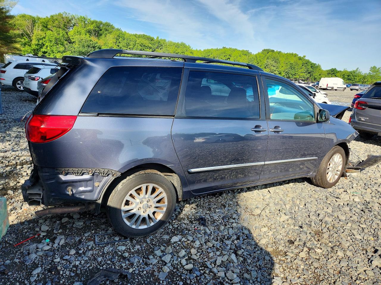 2009 TOYOTA SIENNA