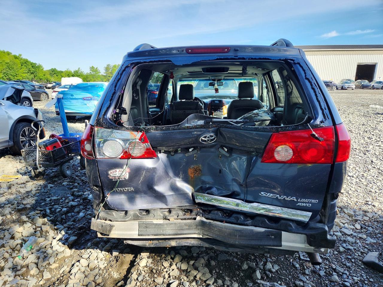 2009 TOYOTA SIENNA